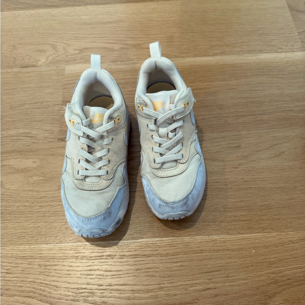 Girls nike air max